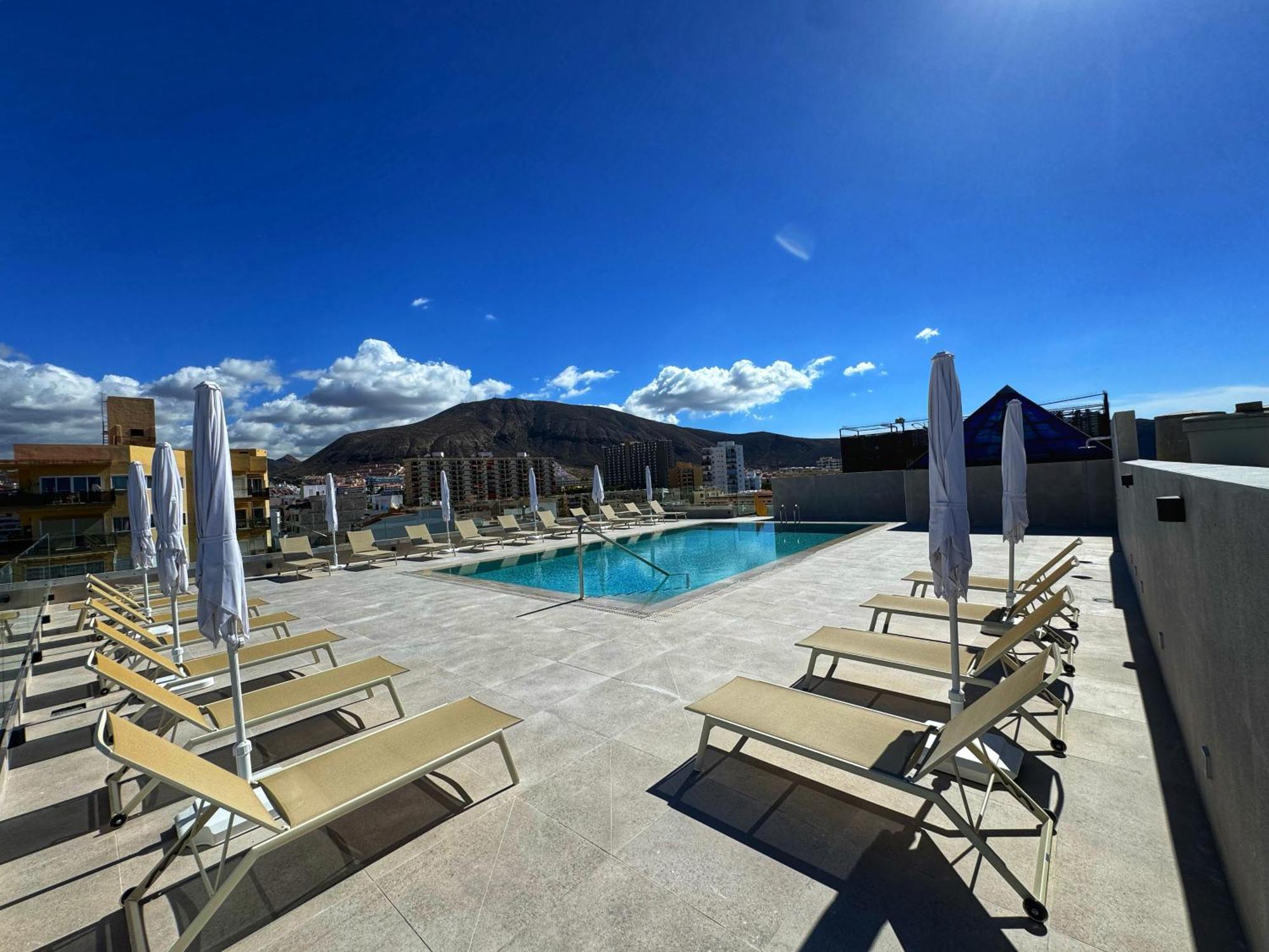 Hotel Reveron Plaza Los Cristianos  Exterior photo