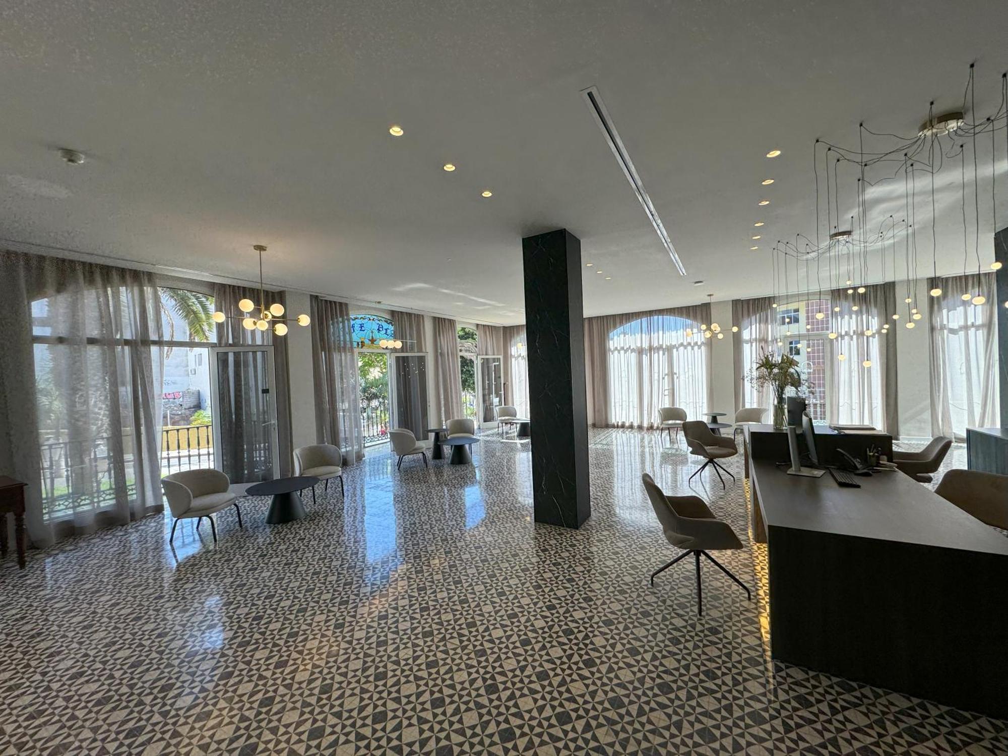 Hotel Reveron Plaza Los Cristianos  Exterior photo