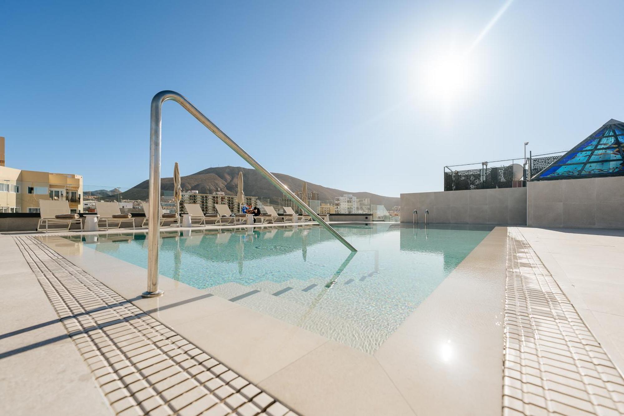 Hotel Reveron Plaza Los Cristianos  Exterior photo
