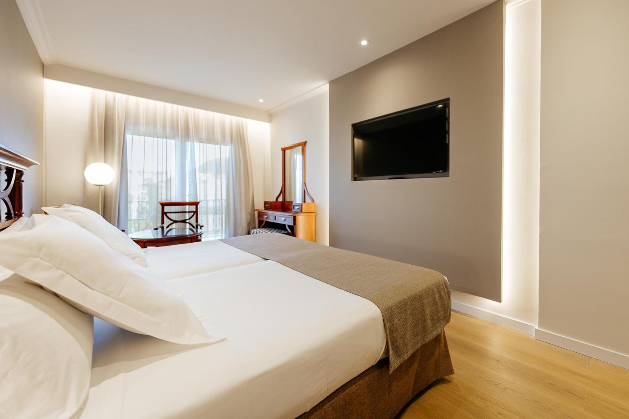 Hotel Reveron Plaza Los Cristianos  Exterior photo