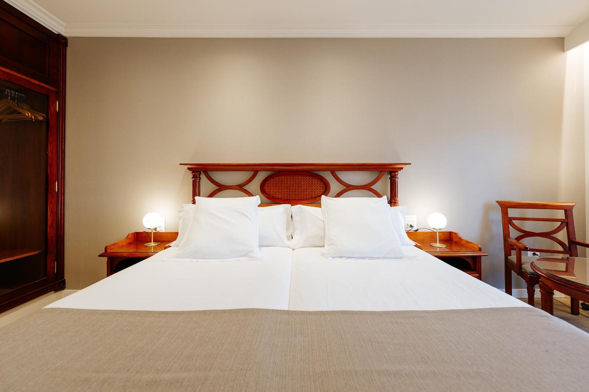 Hotel Reveron Plaza Los Cristianos  Exterior photo