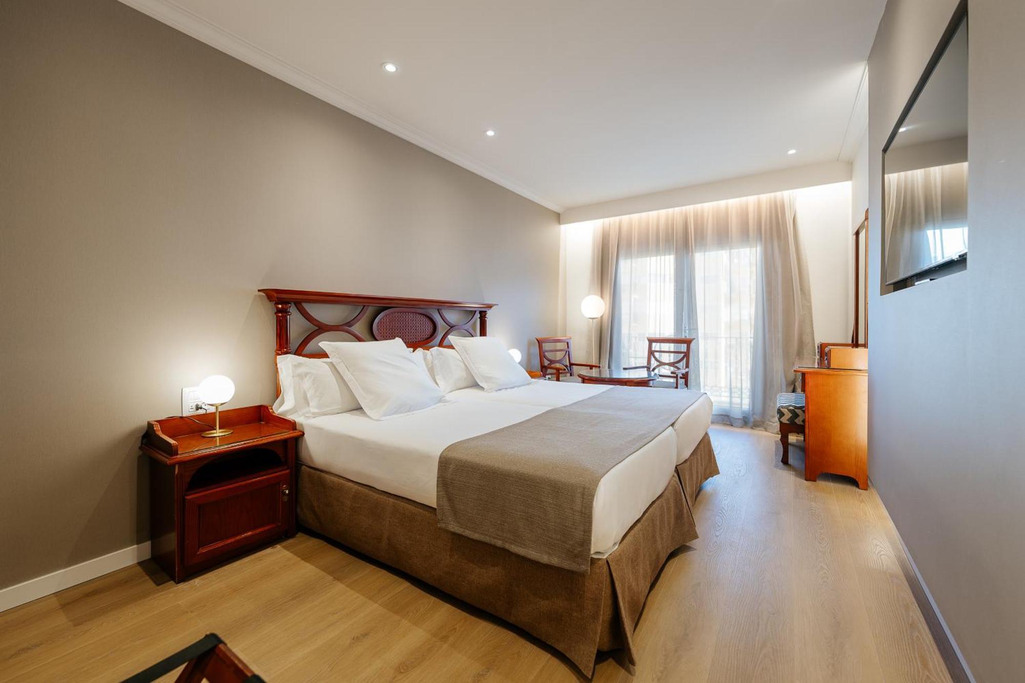 Hotel Reveron Plaza Los Cristianos  Exterior photo